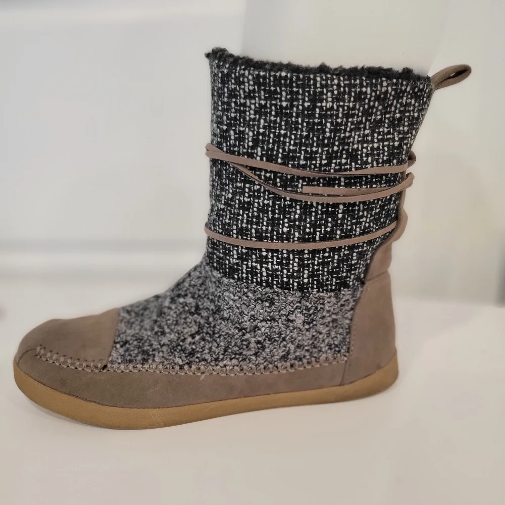 MADDEN GIRL JACKMEN FLEECE LINED BOOTS SIZE 8